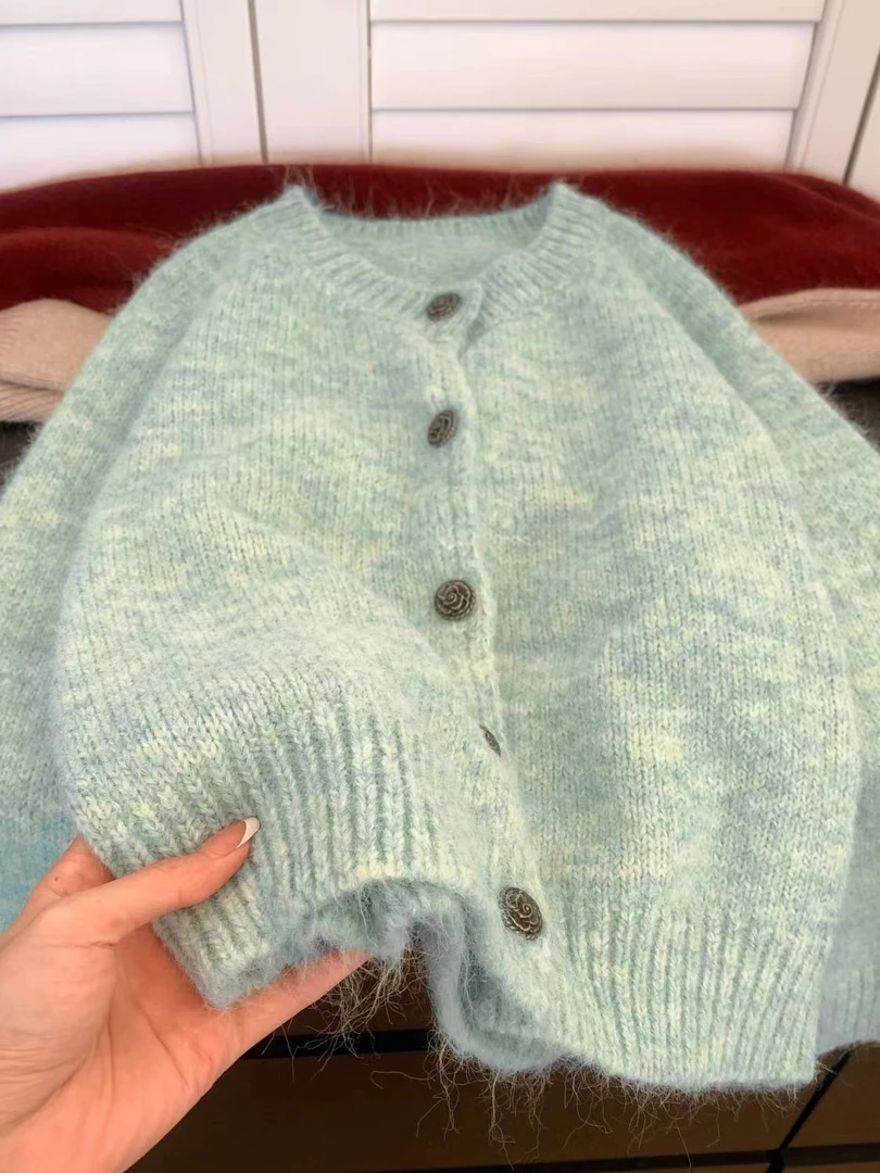 春季新款长袖针织衫毛衣女装气质时尚百搭宽松网红圆领纯色开衫女