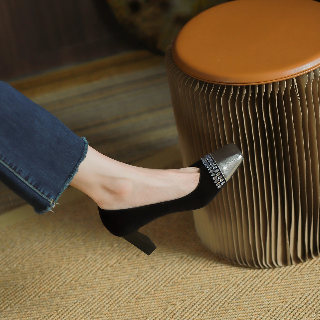 2024年秋季新款真皮方头高跟鞋女百搭气质黑色女单鞋水钻高跟鞋