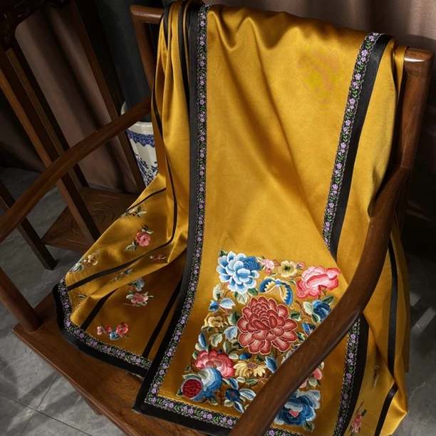 龍熹堂｜手工刺绣蝶恋花图京绣细绣打籽绣手工包边高端精品马面裙