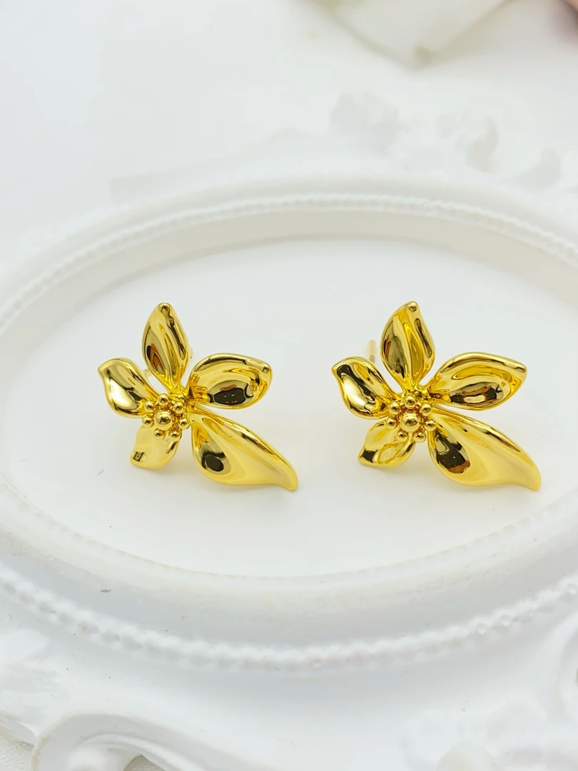 老庙足金 精工5D工艺 时尚港风立体花 直针耳钉 5.34克