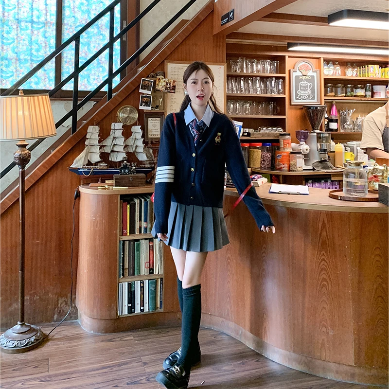 曾小咸 学院风可爱小熊绣花女秋季慵懒甜美针织上衣 Z243MR2916