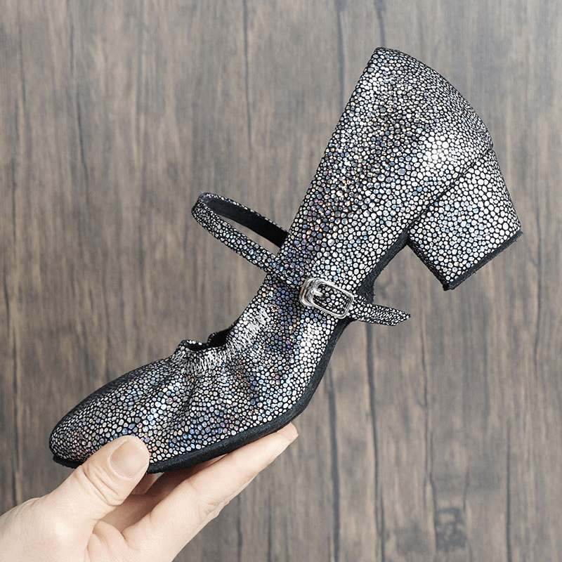 低跟3.5厘米广场舞女鞋专用新款旗舰店跳舞鞋羊皮软底不累脚