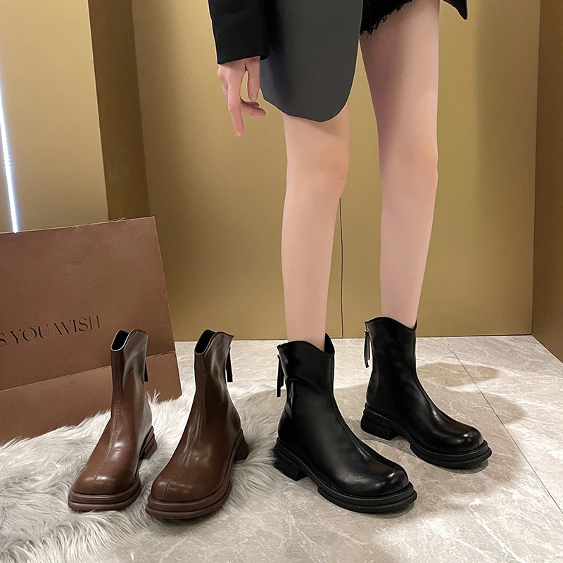 胖MM加肥加宽马丁靴女时装靴平底瘦瘦靴宽胖脚大码女靴41-43厚底