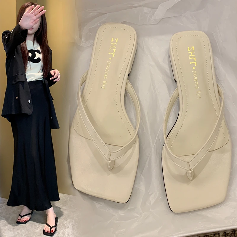 紫幻玲珑外穿人字拖鞋女沙滩休闲鞋夹趾凉拖凉鞋加宽加肥大码女鞋