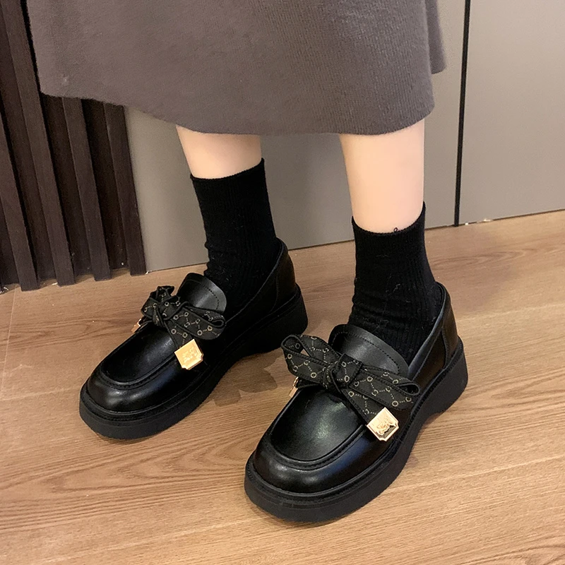 胖MM平底学院风小皮鞋2023春季新款乐福鞋加宽加肥大码女鞋41-43