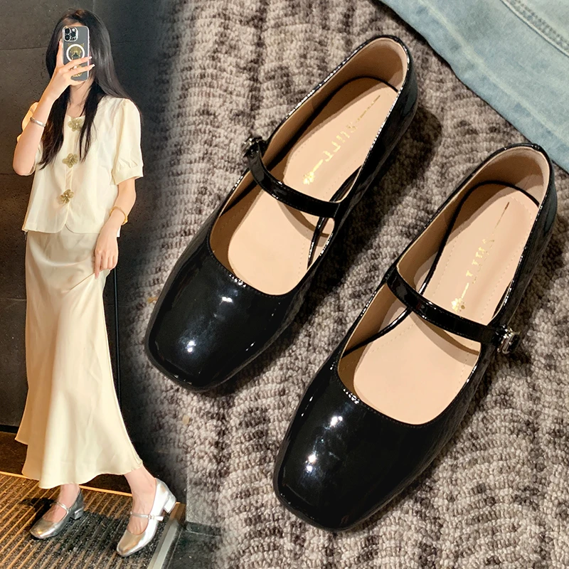 春秋季方头大码2024秋季新款法式百搭浅口方跟一字带玛丽珍鞋女
