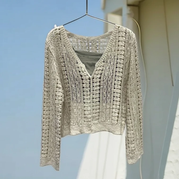 长袖v领针织衫秋冬款镂空设计感显瘦小众百搭别致长袖款外搭女