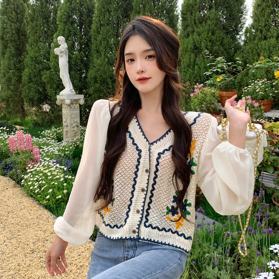 大码女装法式小清新镂空钩花雪纺长袖上衣显瘦 秋装v领衬衫上衣女