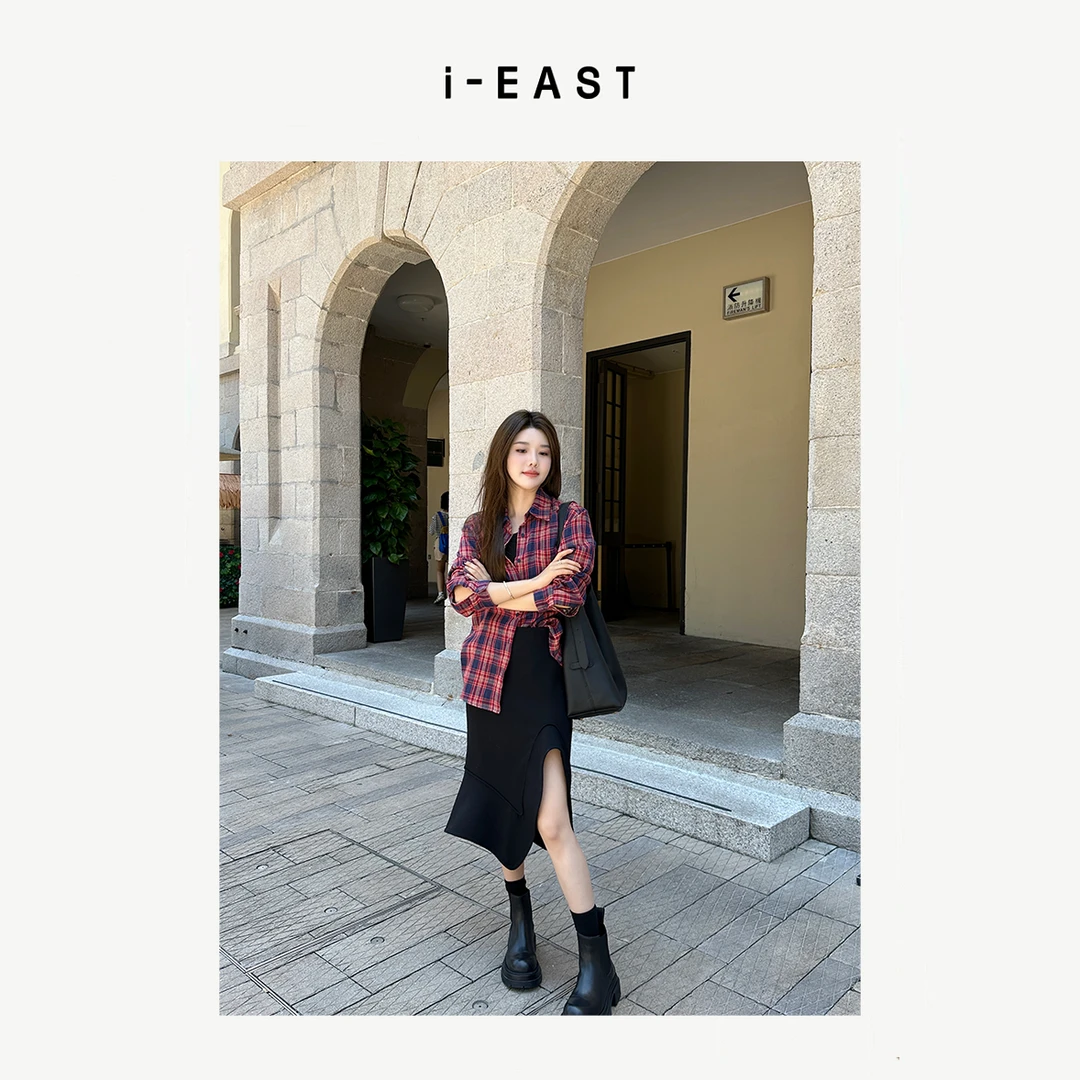 i-EAST 墙裂推荐~下摆不规则设计感半身裙-4Q Q24328