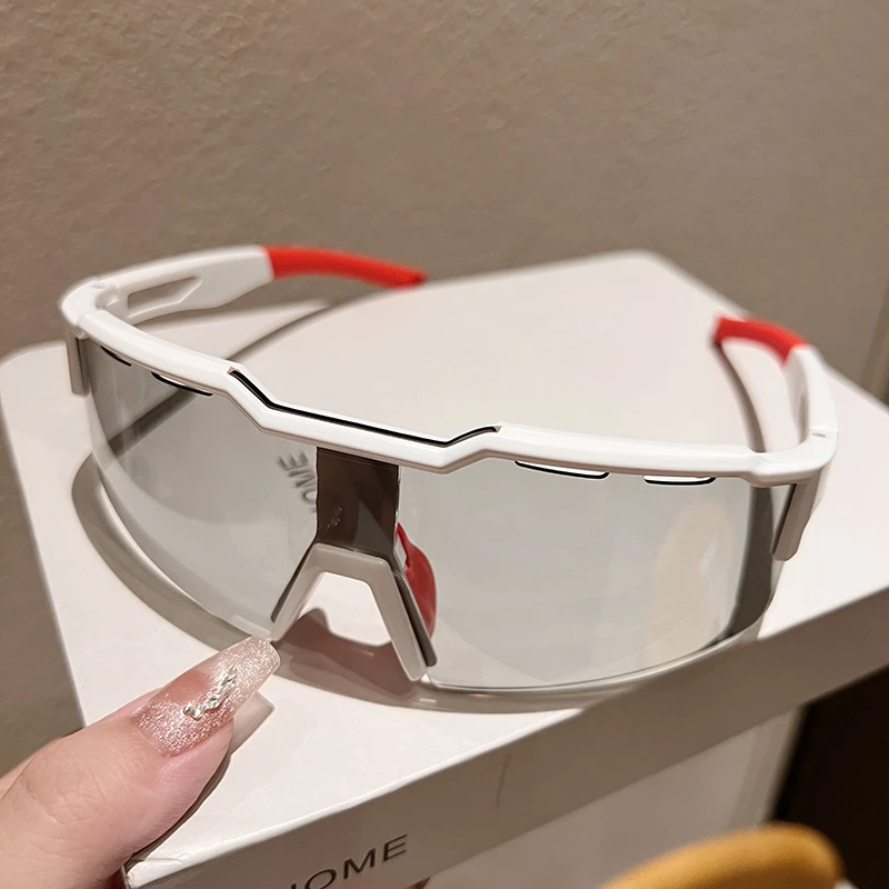 运动遮阳太阳眼镜防紫外线变色护目男女款日夜两用骑行防风沙墨镜