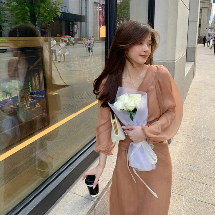 The company 翩翩裙 浮生若舞气质V领连衣裙鱼尾春秋季长裙设计感