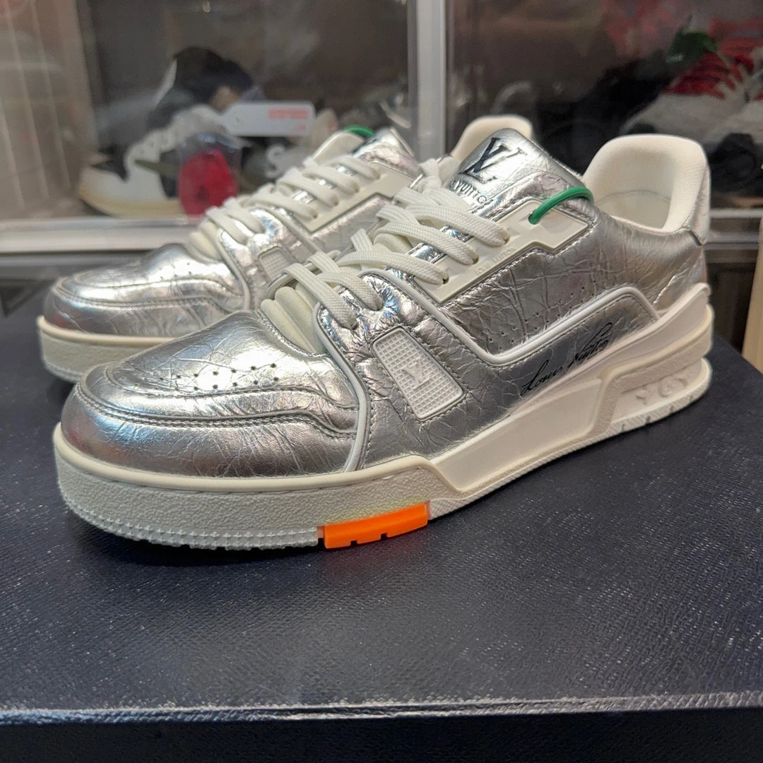 41.5码/LV trainer 金属银 板鞋/95新