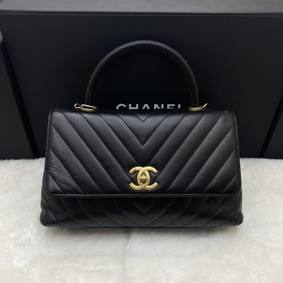 95新 Chanel/香奈儿 黑金大号cocohandle光面V纹手提斜挎包24开