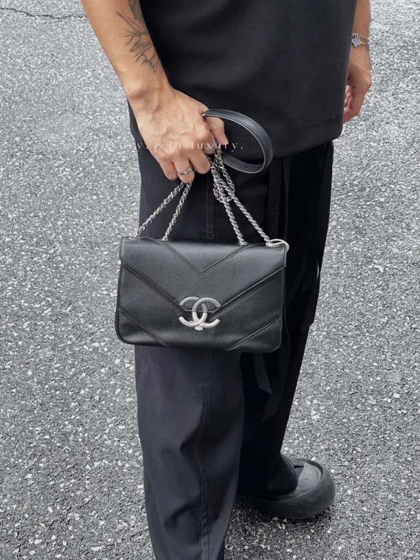 95新 Chanel/香奈儿 香奈儿黑银荔枝古巴系列牛皮链条包 23开