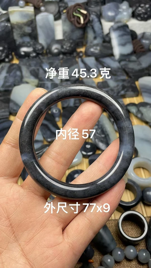 天然和田玉籽   料青花完整内径卡57圆条时尚款手镯