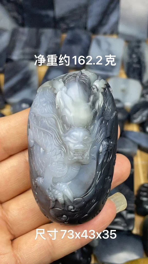 天然和田玉籽 料青花黑白分明手工俏色巧雕神龙护主手把件