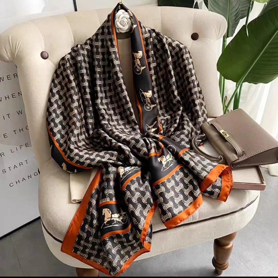 凯旋门  气质丽锦缎长款丝巾披肩