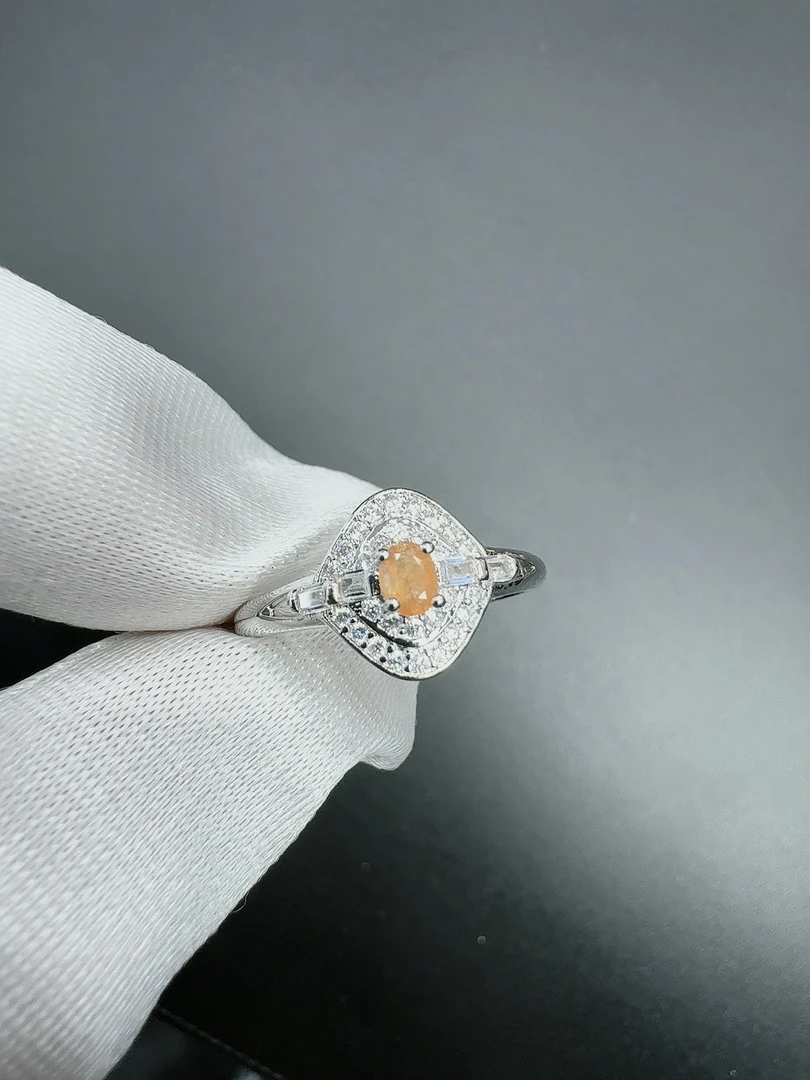 天然宝石芬达石戒指