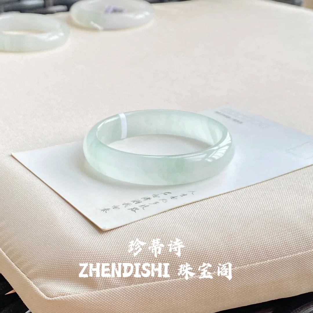 天然不知春冰糯种玉镯高货天山翠翡色飘花镯女小众首饰多样性发一