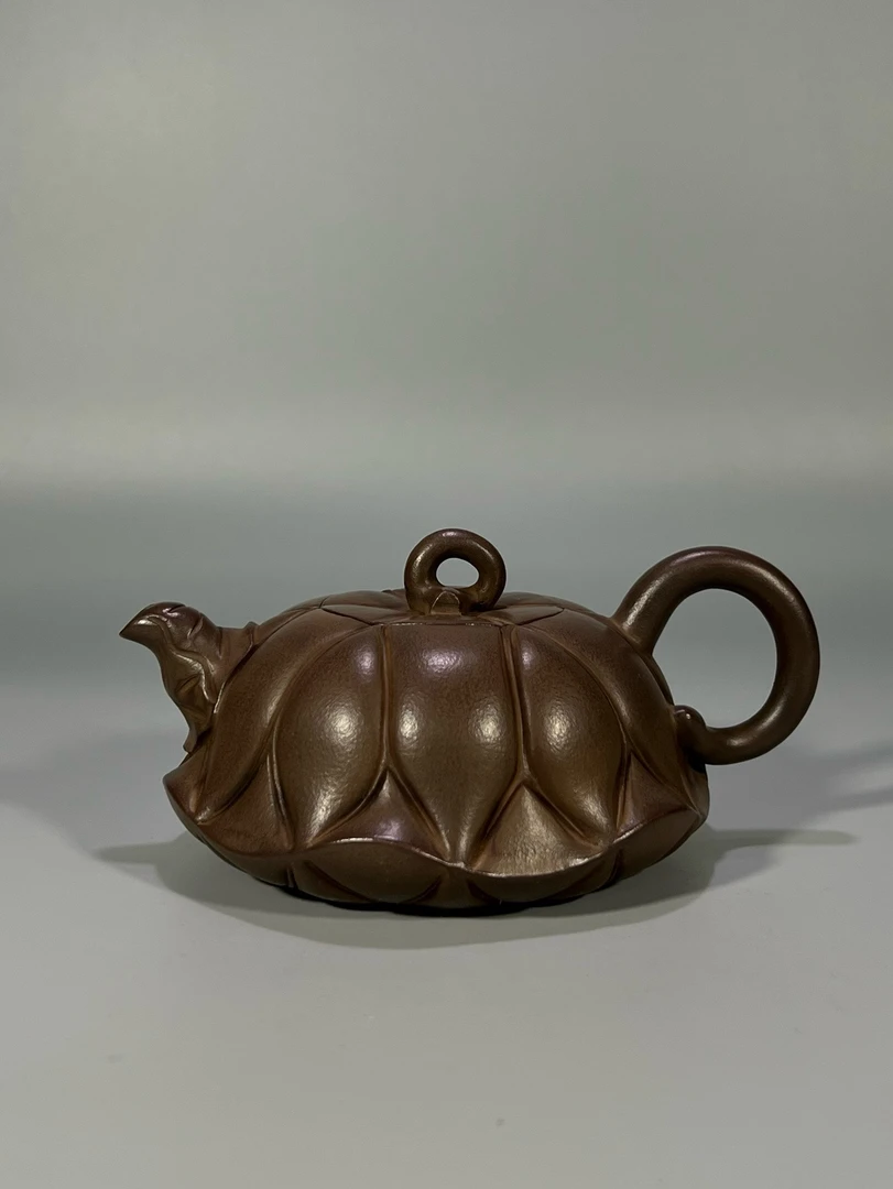 荷叶壶  容量约360cc 尺寸15.5×11.8×7.2cm