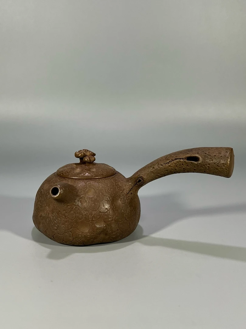 唐羽供春壶  容量约200cc 尺寸15.8×9.7×6.6cm