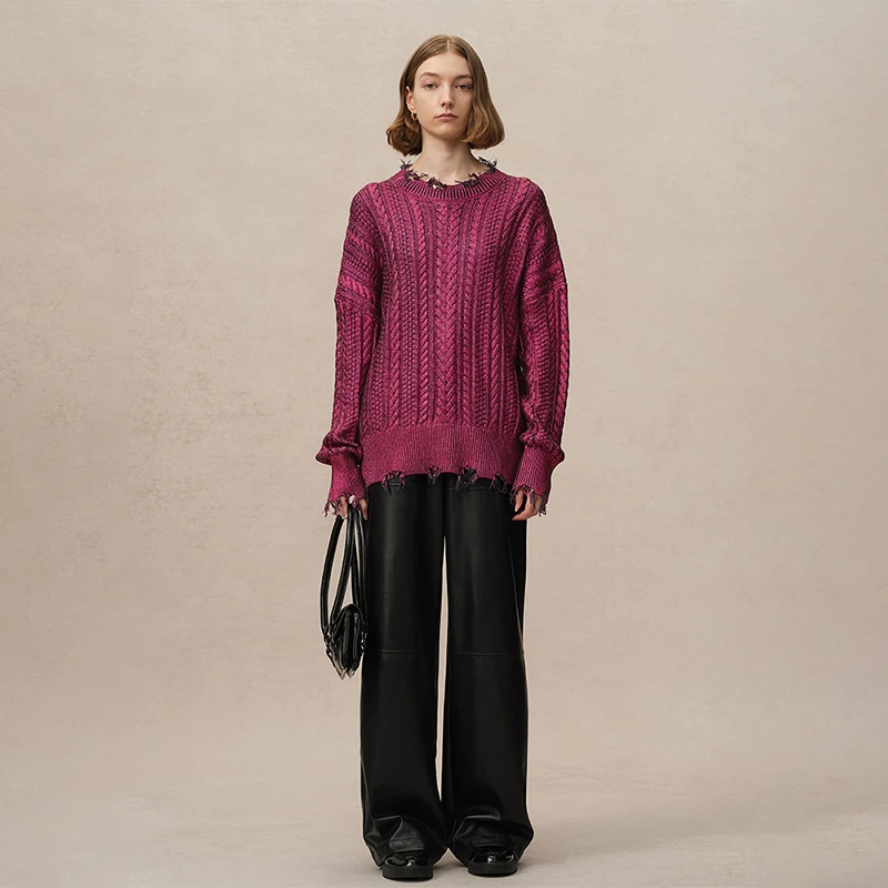 Fabrique Elodie 秋冬金属玫粉撞色涂层撕裂感棉纱针织绞花毛衣