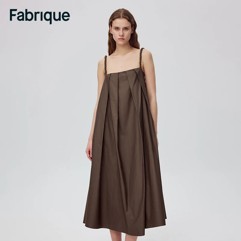 Fabrique棕色可调节编织麻花褶裥吊带连衣裙新款宽松连衣裙女