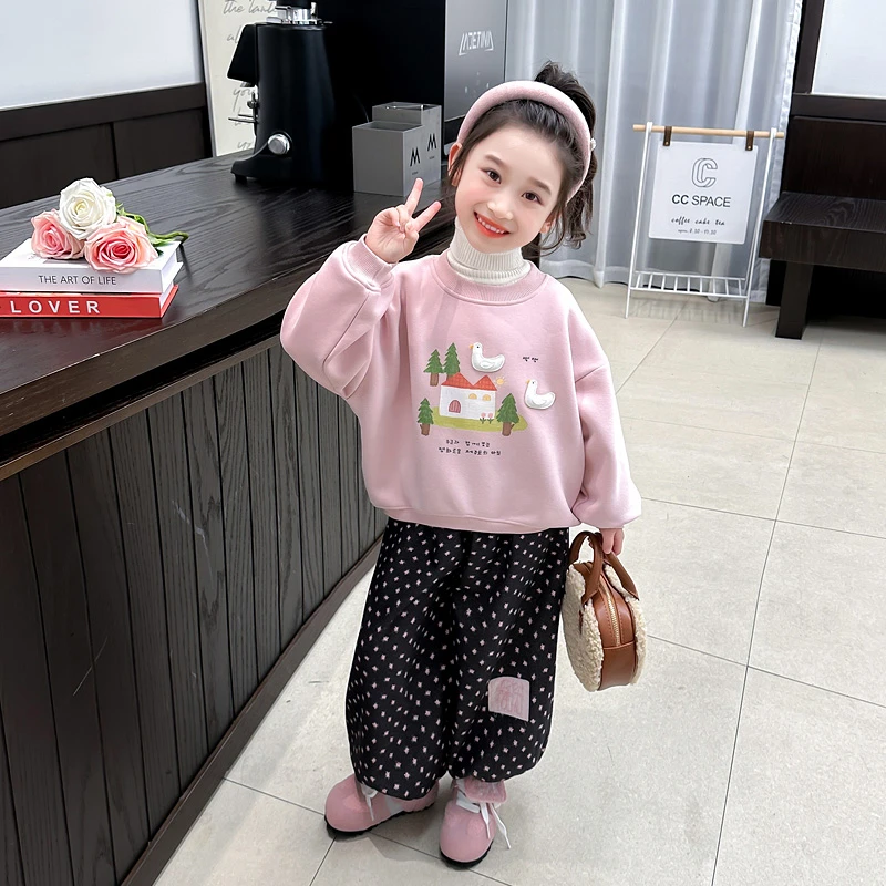 女童加绒卫衣碎花裤套装冬季2024新款洋气时髦卡通加厚冬装女宝宝