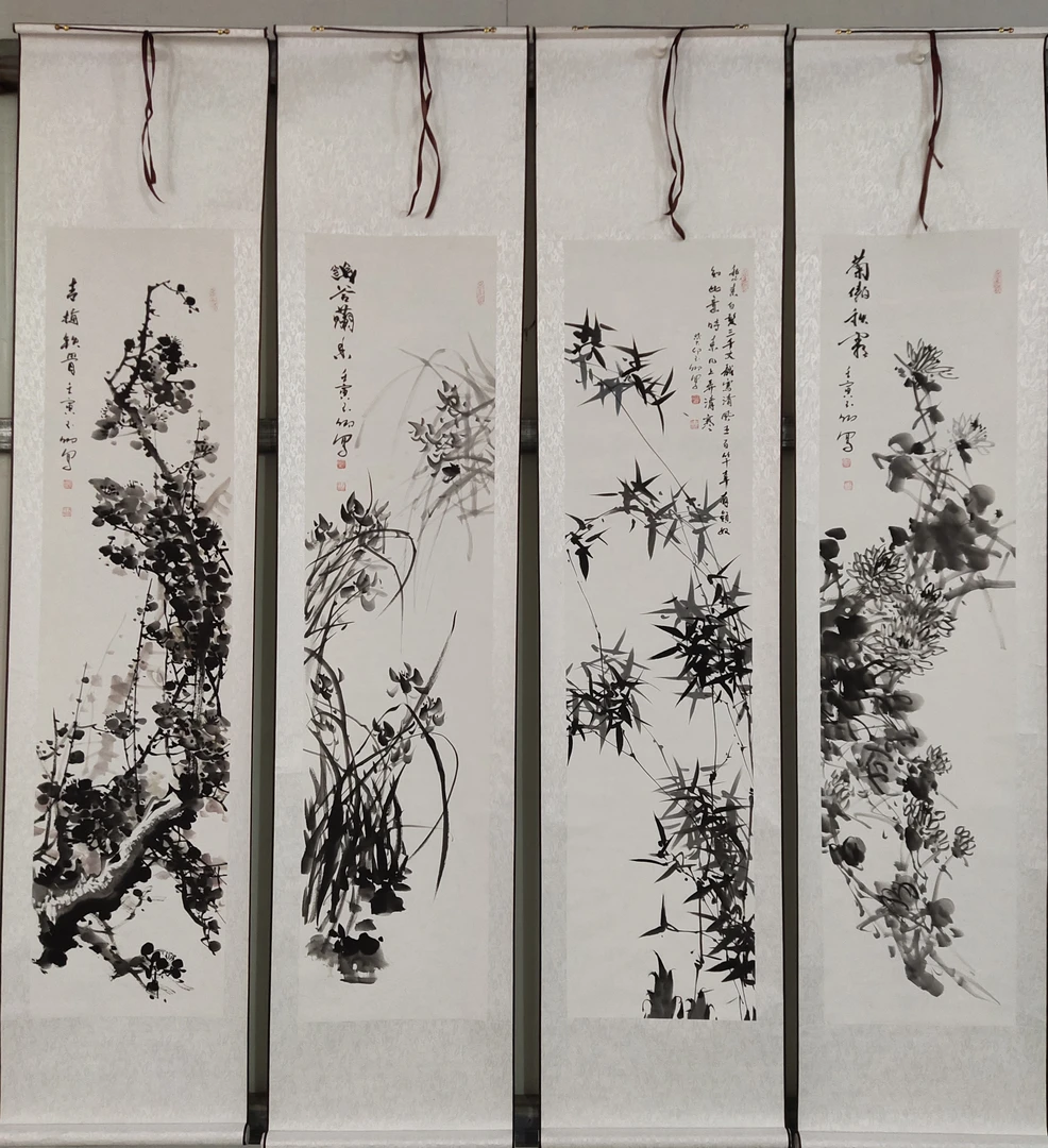 刘玉卿纯手绘梅兰竹菊四条屏，每条高136Cm，宽34Cm