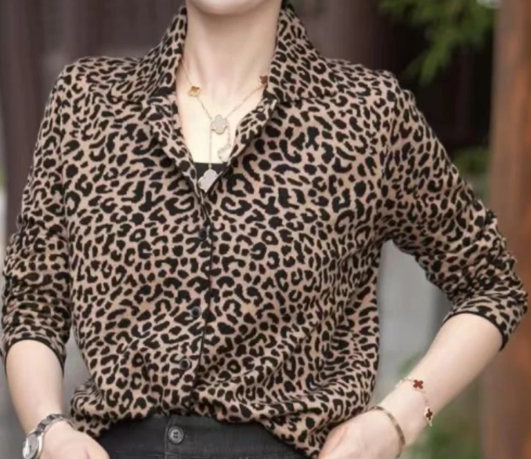 WANTHAT/凡黛卡洋气豹纹v领宽松轻熟气质时尚长袖上衣女7191