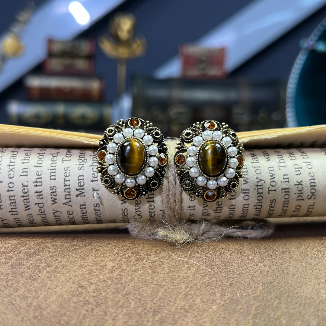 合金耳饰 1902精致中古耳钉vintage设计师款轻奢耳环高级感耳饰品