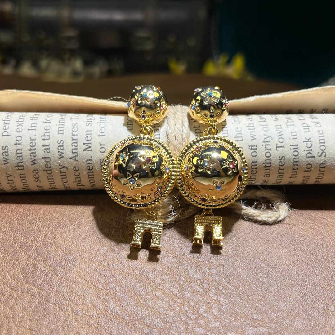 合金耳饰 1695设计师款中古耳饰vintage高级感耳环金色耳钉精致女