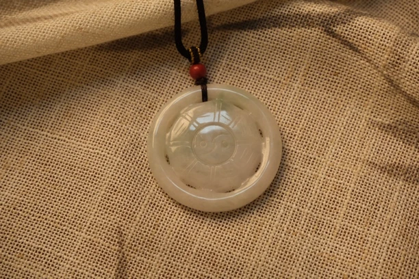 非金属玻璃项链 【八卦】−已锻