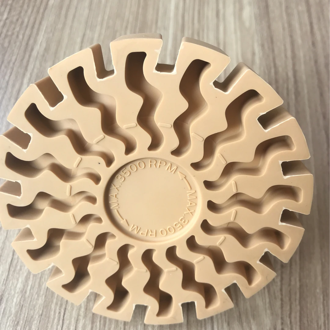 除胶轮工具打磨残胶，去除平衡块留下的胶，不伤钢圈平衡块除胶轮