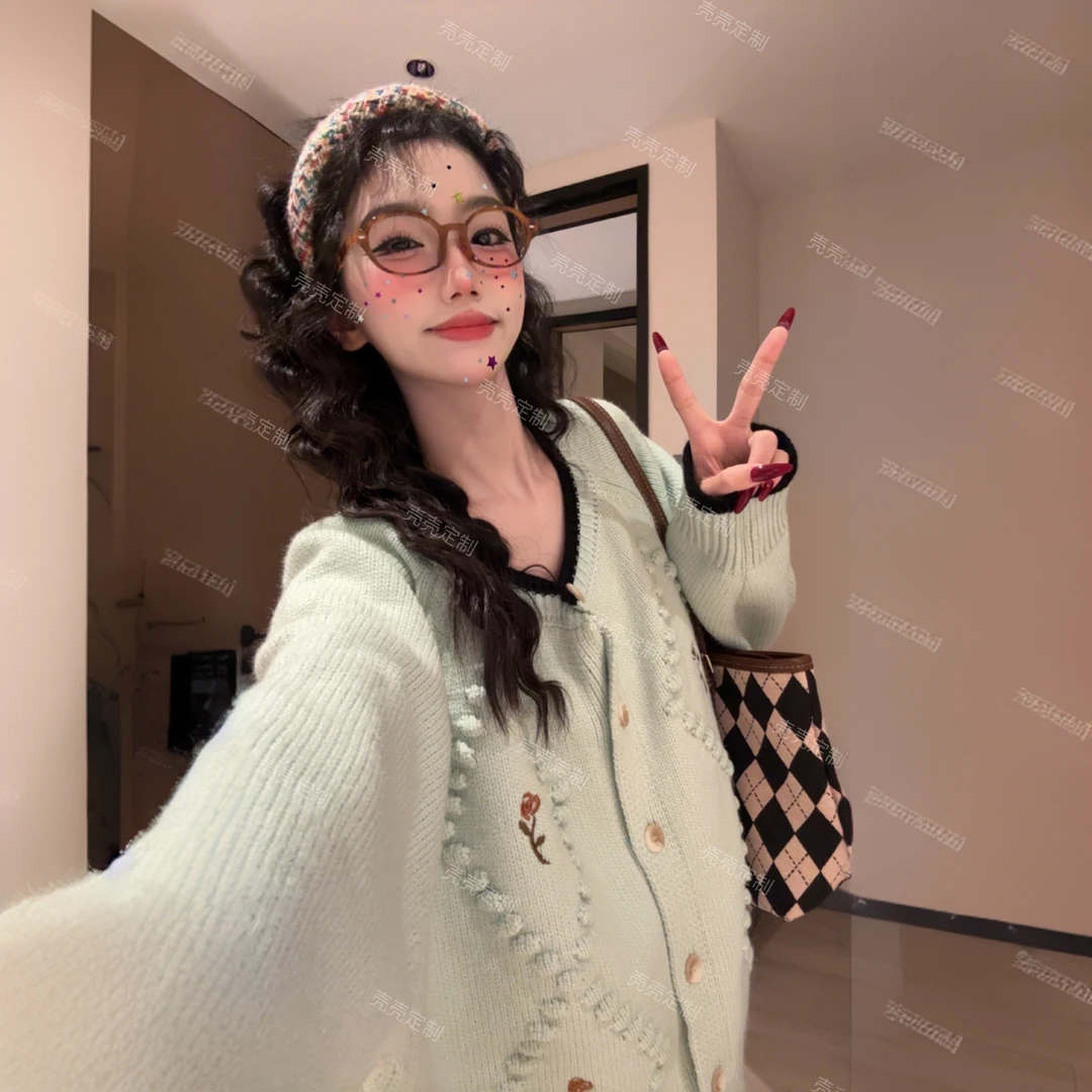 法式软糯刺绣花朵针织开衫外套女2024秋冬新款甜美设计感毛衣