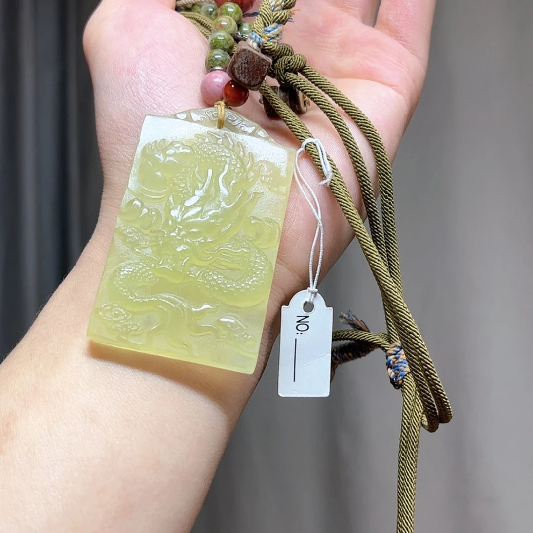 【闪购商品】蛇纹石玉颈饰未镶嵌