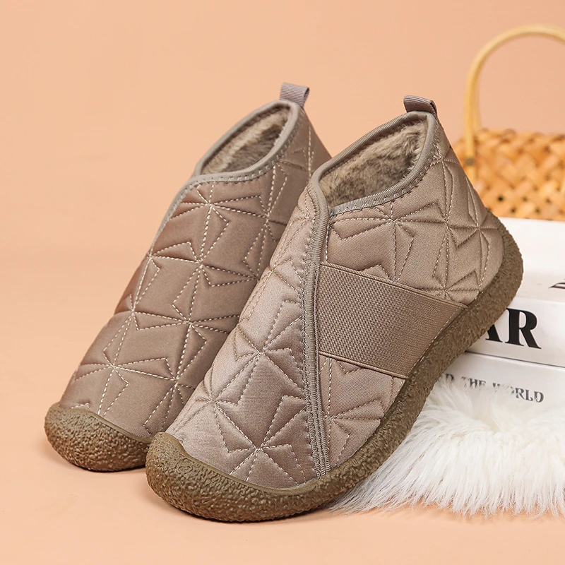冬季新款软底防滑妈妈鞋加绒加厚高帮保暖棉鞋轻便休闲时尚雪地靴