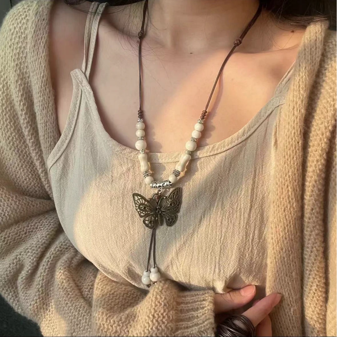 钛钢布艺项链 时尚新款新中式蝴蝶吊坠项链女古风长款卫衣链饰品