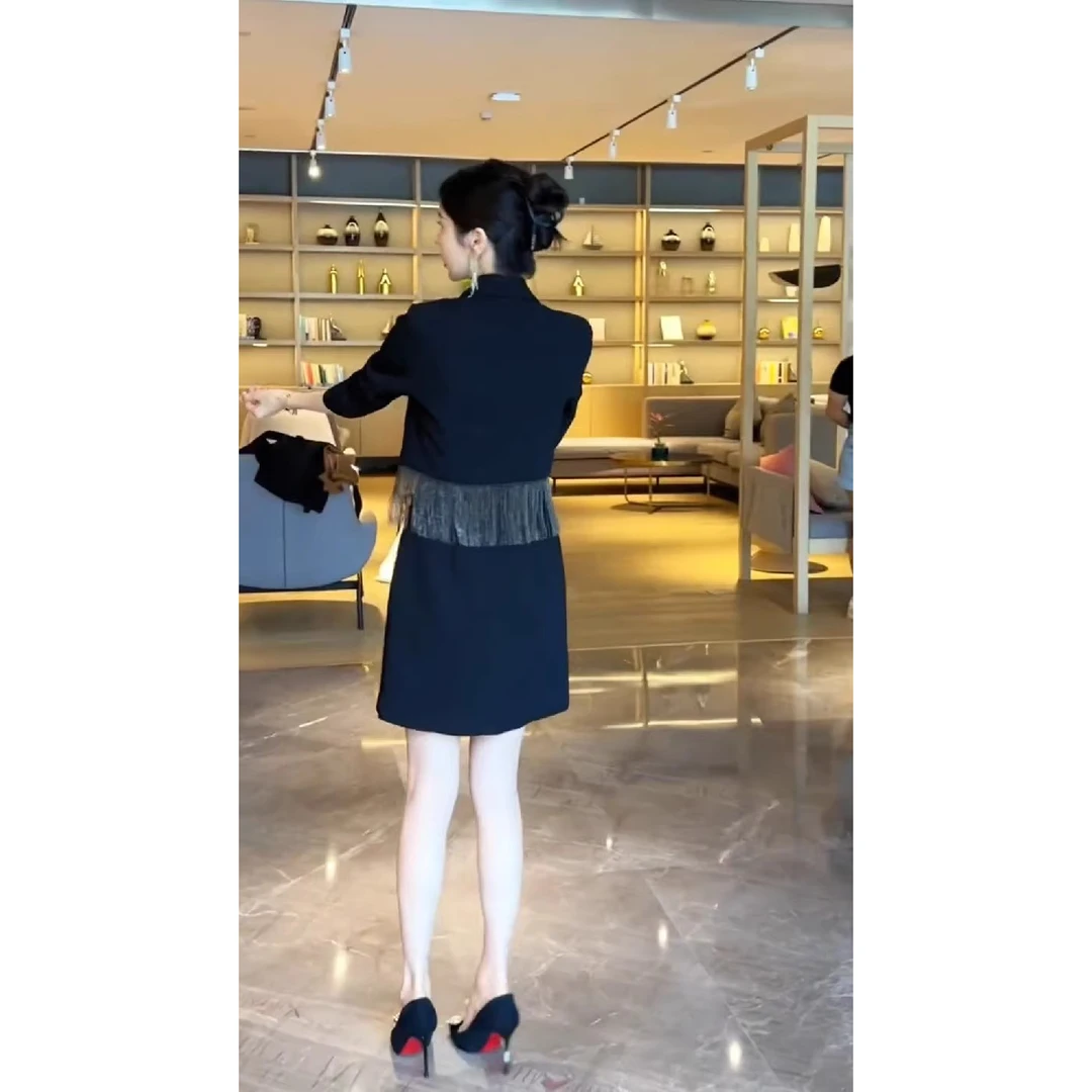 欧货2023秋新款时尚套装女通勤气质流苏小西装修身砍裙显瘦两件套
