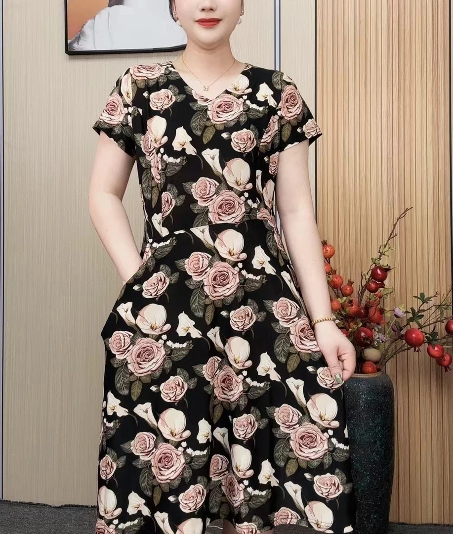 2024夏新款气质减龄妈妈装短袖连衣裙显瘦遮肉V领粉色月季有口袋