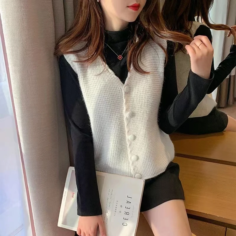 438针织马甲+纯色打底衫秋冬设计感小众宽松外穿无袖坎肩两件套