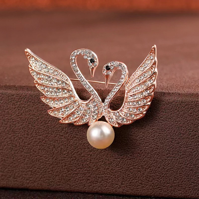 铜合金仿珍珠胸针 高级感天鹅外套胸花配饰品领针百搭衣饰别针J09