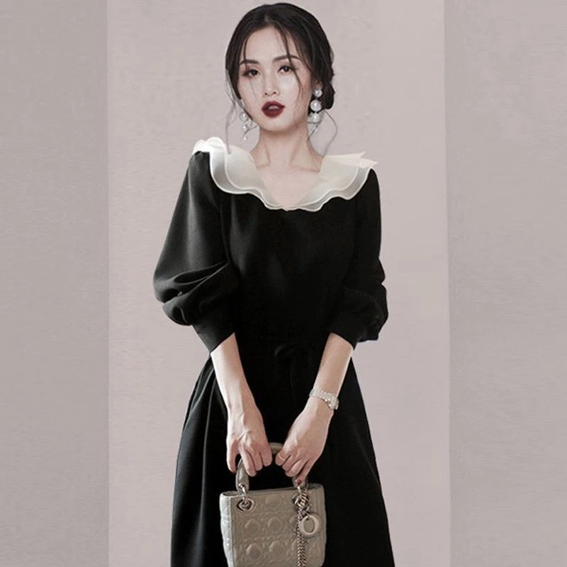 2023新款连衣裙秋季法式复古气质荷叶领拼接森系名媛赫本风小黑裙