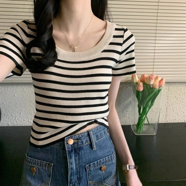 【达人】黑白条纹时尚显瘦短袖薄款针织T恤女百搭夏季短款小众方领