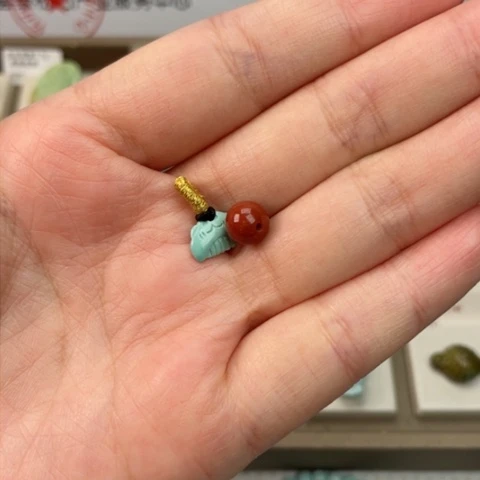 南红玛瑙配饰未镶嵌