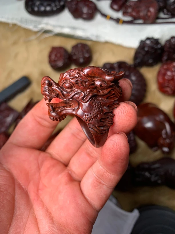 印度小叶紫檀全手工雕龙头戒指