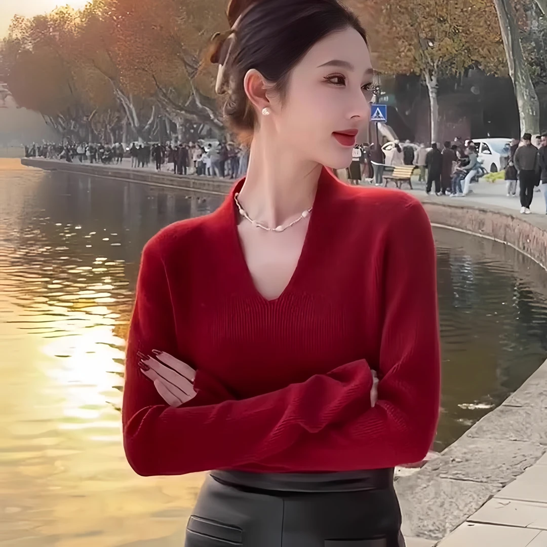 秋冬女装外穿洋气网红款红色v领打底毛衣冬季衣服内搭修身针织衫