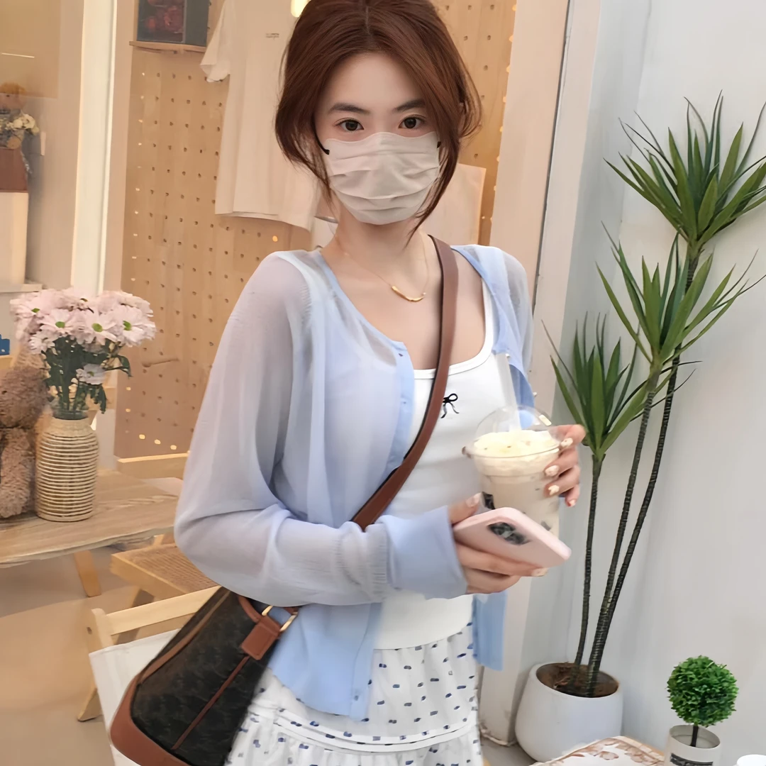 女装时髦洋气防晒冰丝针织衫开衫小披肩外搭高档夏季薄款蓝色上衣