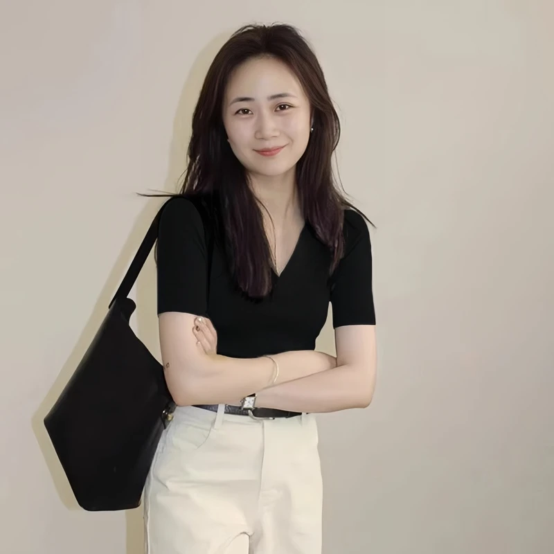 黑色正肩V领冰丝针织短袖T恤夏季女装短款网红气质POLO衫半袖上衣