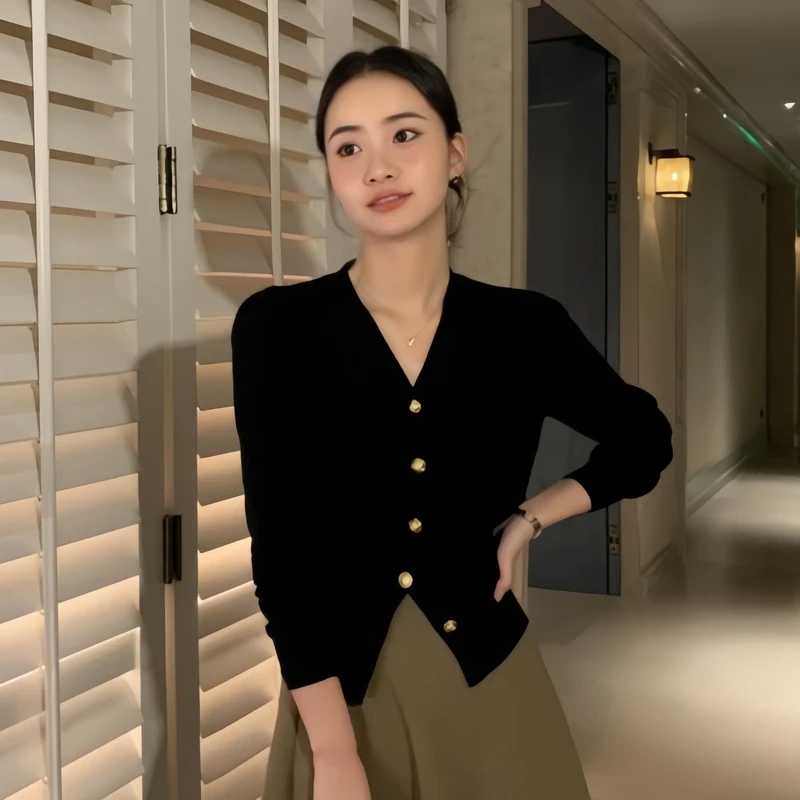 秋装女士高级感长袖高档洋气小香风针织衫披肩外搭毛衣小开衫外套
